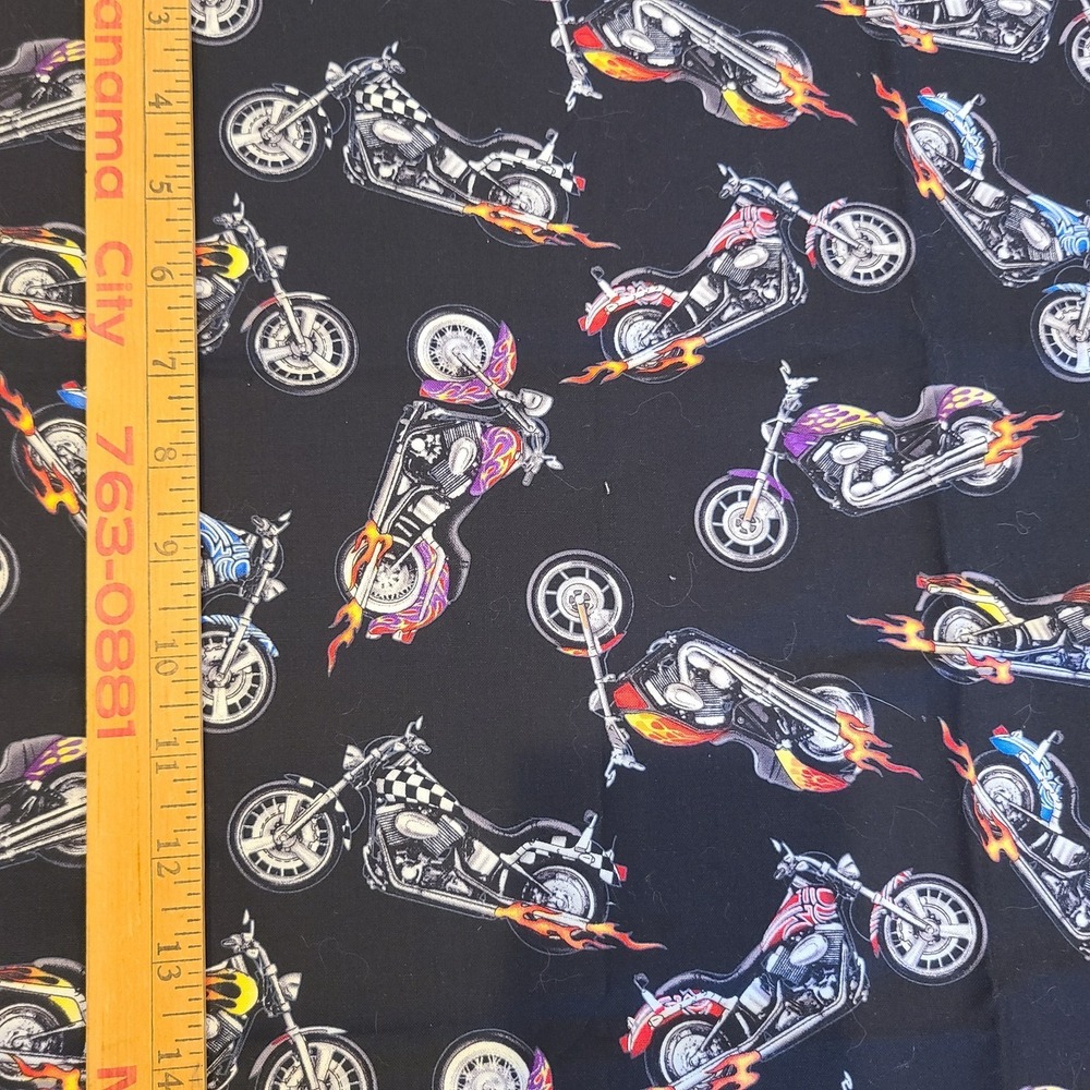 New 1/2‎ Yard Motorcycles Choppers Flames Racing Black Cotton Fabric Moto Biker